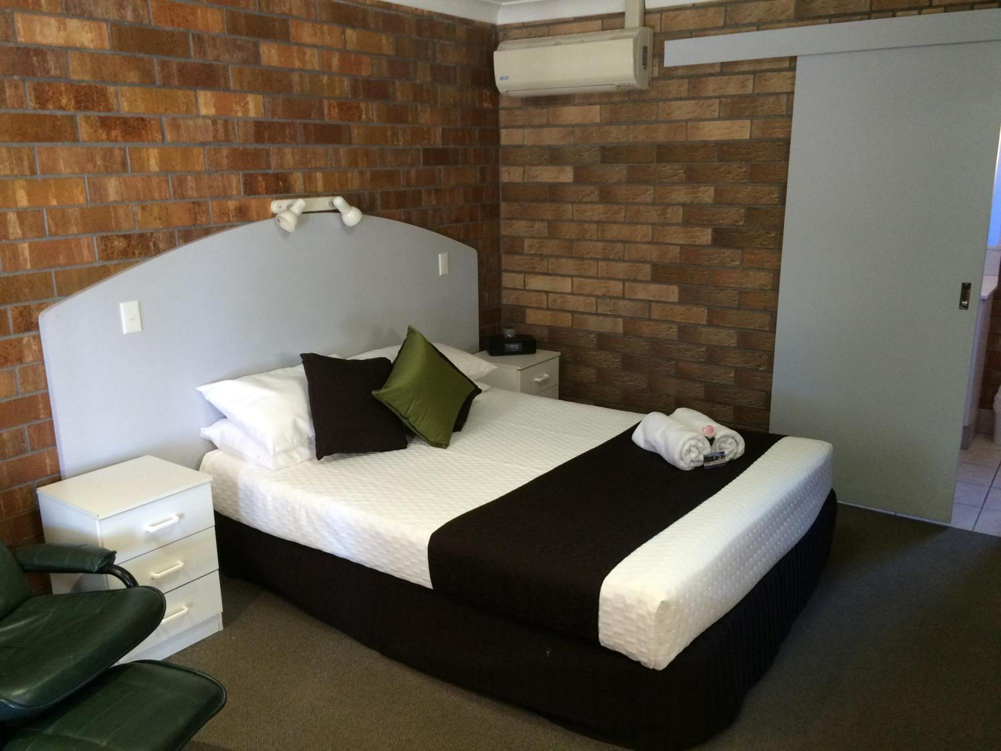 Miles Outback Motel Екстериор снимка