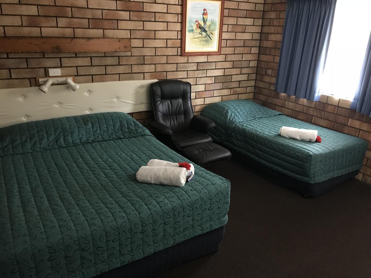 Miles Outback Motel Екстериор снимка